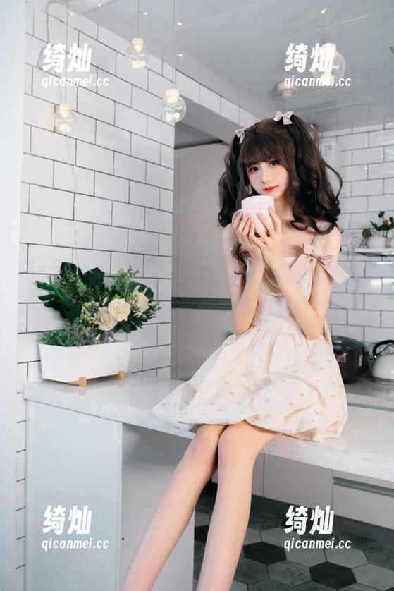 17c吃瓜 在17c吃瓜app,黑料是传统,我们是新鲜出炉的吃瓜群众!