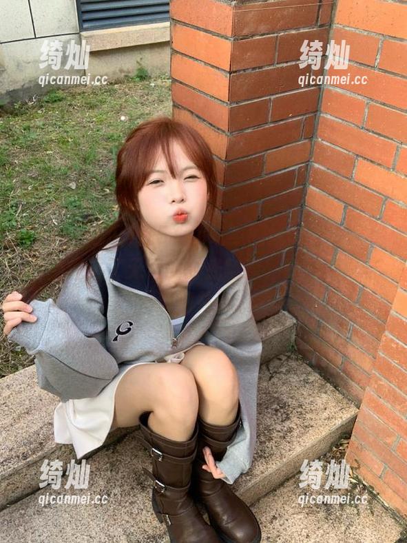 51cn吃瓜 在51cn吃瓜的线路中徘徊,有点像进了无尽的时光隧道,真是惊喜与迷惘并存。