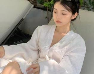 从tttzzz万里长篇长征app看正能量：谁在假装积极？