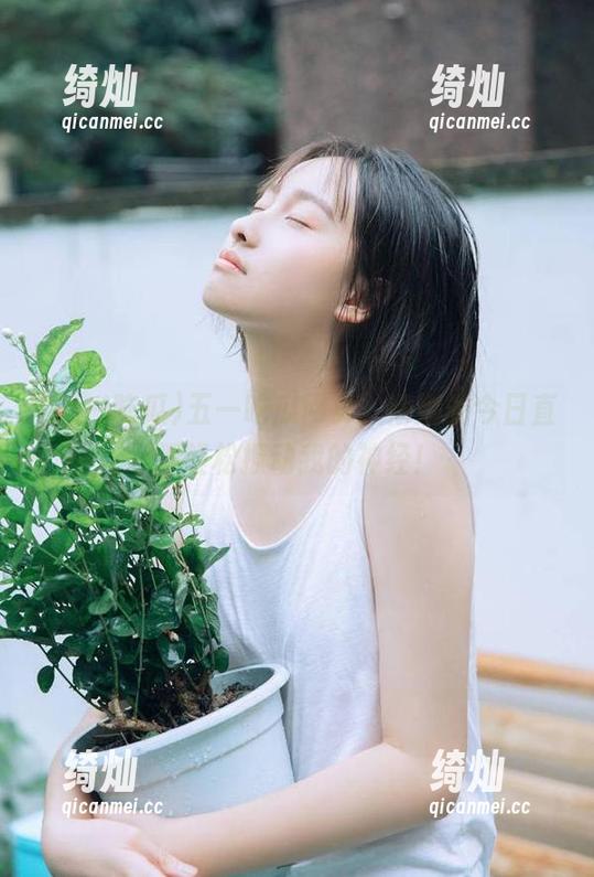 五一吃瓜 五一吃瓜网页,娜娜的今日直播轻松撩动我的神经!