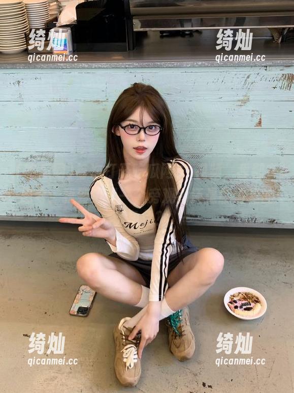 吃瓜网 每次打开吃瓜网91视频,我都在思考:我到底是一个旁观者还是剧情里的角色?