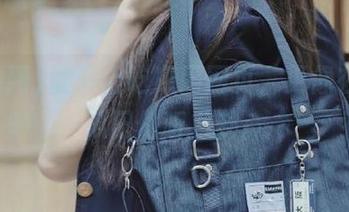没事上吃瓜网网页，更像在隔壁瓜田偷听八卦。