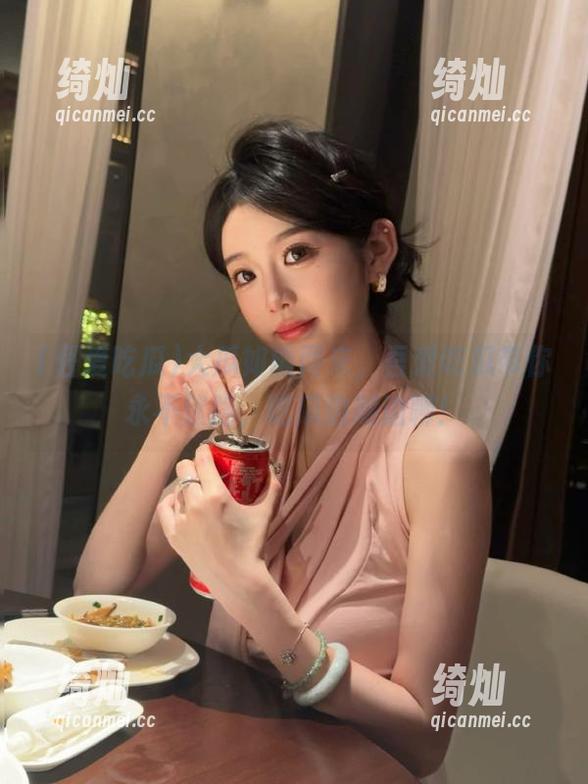 吾爱吃瓜 大瓜如雨而来,吾爱吃瓜带你永不迷路,吃瓜边刷边聊!