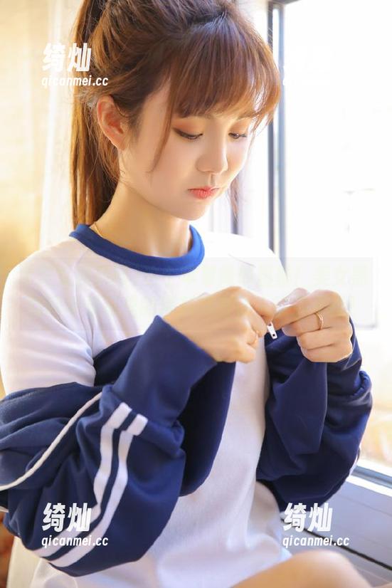美女黑料网 这个苹果简单粗暴!美女黑料网苹果版里的黑料简直让人欲罢不能!