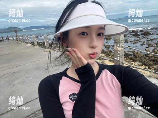 美女黑料网 打开“美女黑料网”,看到那些分享,真是让人觉得虚幻又真实,酸甜苦辣,啥都有!