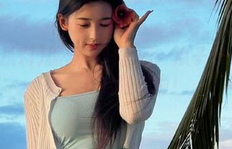 黑哥扒料官网：瓜子已经准备好，开始狂吃啦！