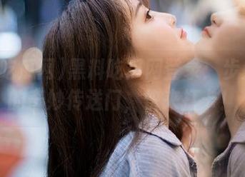 黑料吃瓜网登录：步入八卦的奇妙传送门，快来打卡！
