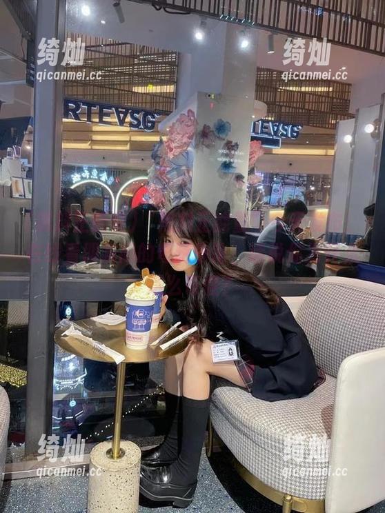 黑料正能量 “黑料正能量”今天发布:在线看朋友间的奇葩争论,话说你为什么这么奇怪?
