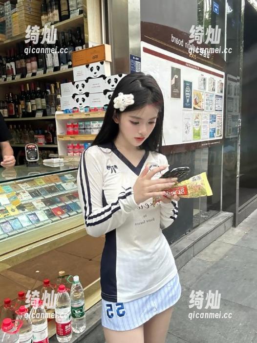 黑料社 黑料社继续营业,小秘密们快来收藏,不许漏气!