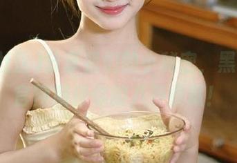 分享我们的小秘密，黑料社区官网期待你的八卦贡献！