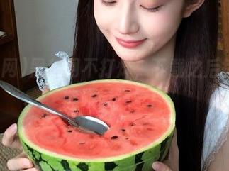 黑料网不打烊，下载之后每天都能碰碰运气！