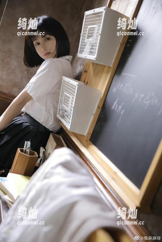 黑料老司机 黑料老司机安卓新版本,正能量福利姬惊现神秘黑暗面!