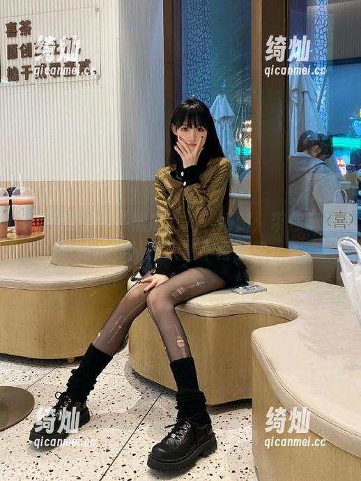 黑瓜吃料 “黑瓜吃料”网站:带你玩转吃瓜,从此人生不再寂寞。
