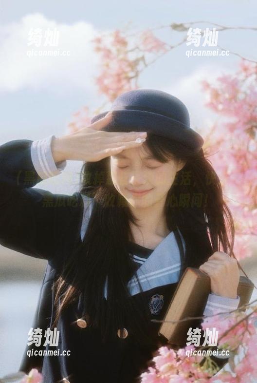 收掉那些平淡的生活，快来“黑瓜吃料”收藏你的开心瞬间！
